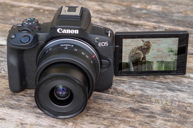 canon eos r50 video camera